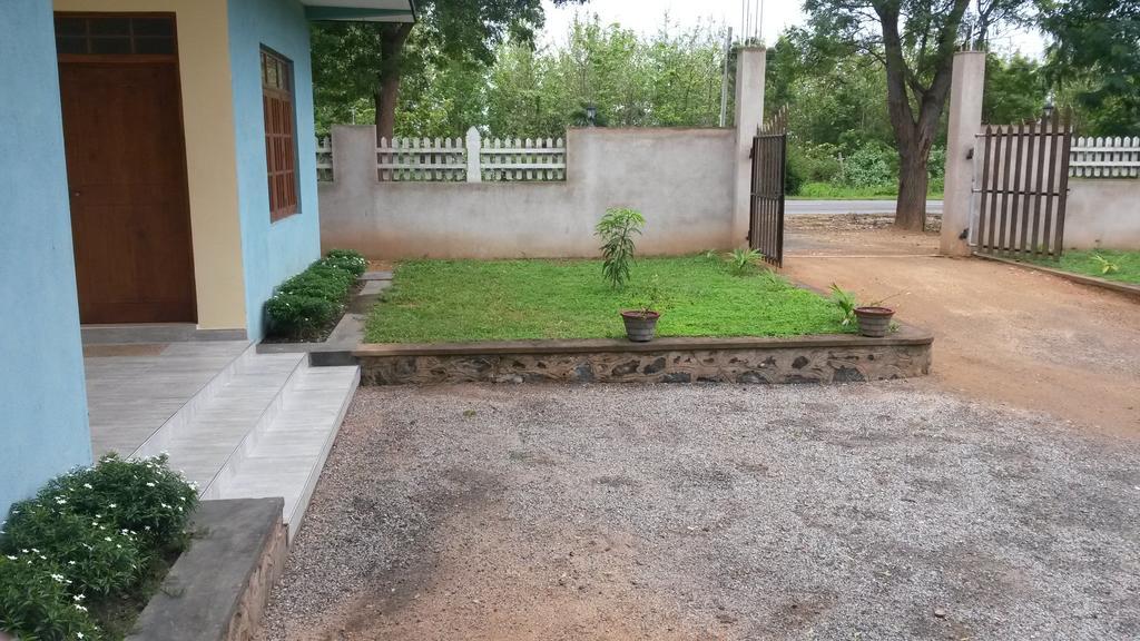 Hotel Gayan'S Udawalawe Exteriör bild