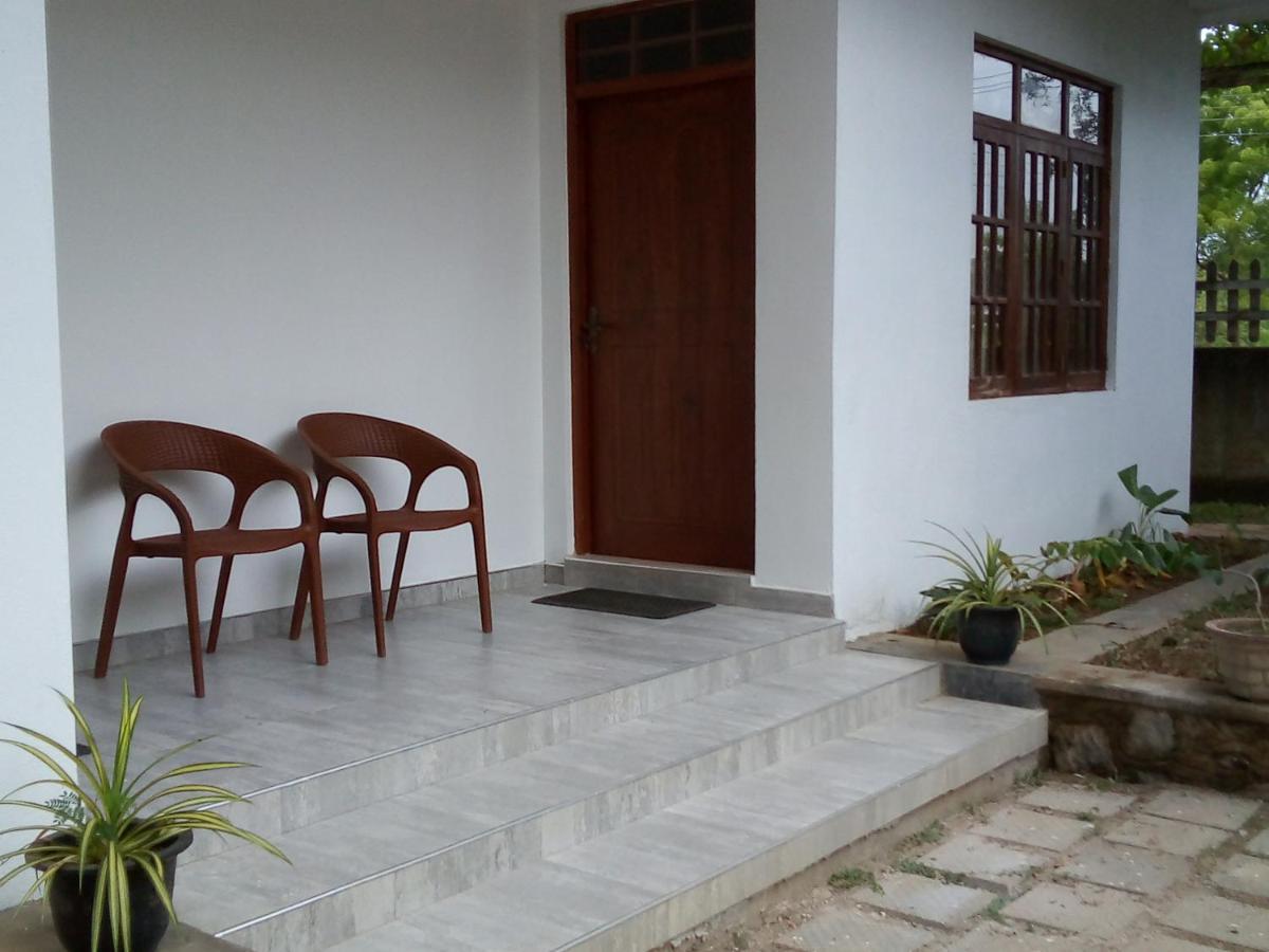 Hotel Gayan'S Udawalawe Exteriör bild